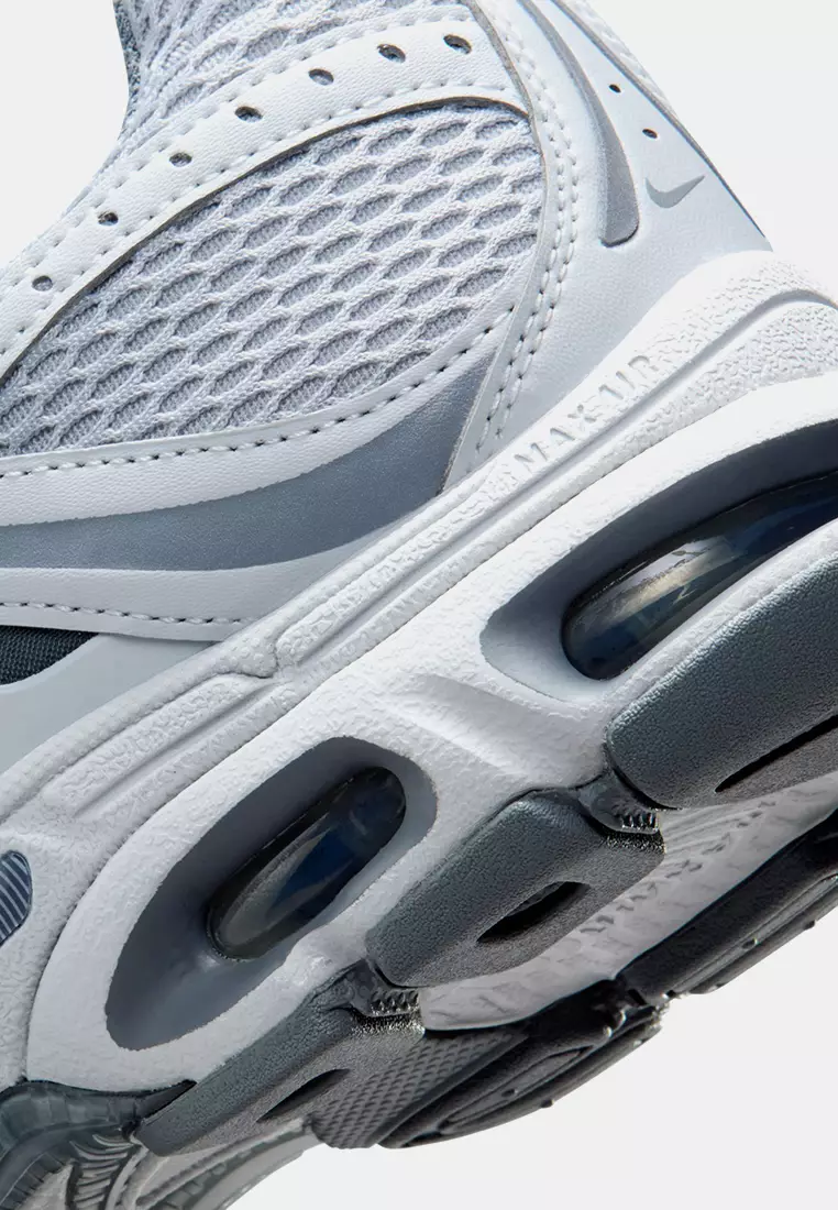 Air Max Moto 2K Shoes with Reflective Accents
