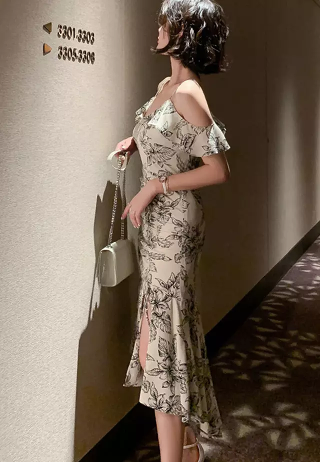 性感荷葉邊露肩低胸吊帶碎花連身裙 A21022255