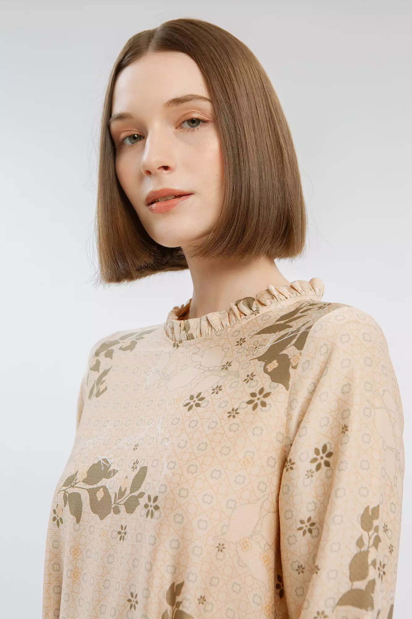 Minimal Sherine Dress Beige