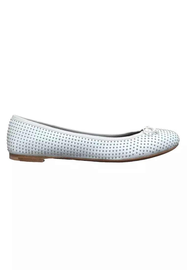 Pre-loved Saint Laurent Flats for Women in White - O1-328344-AJ440-9189-38.5