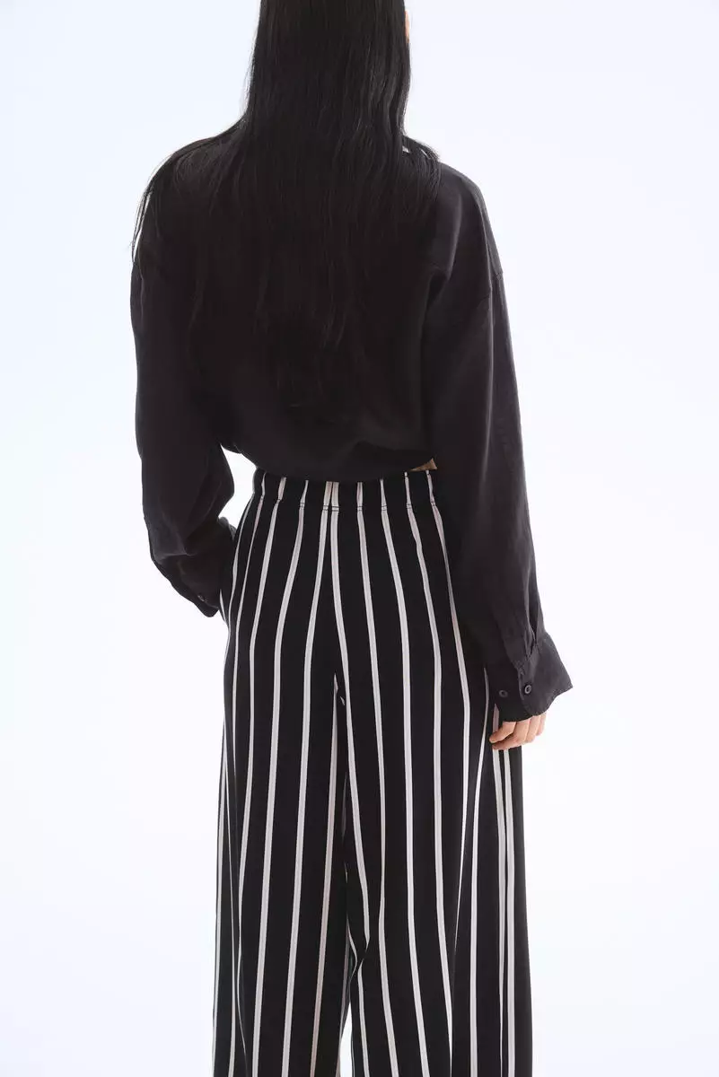 Cropped pull-on trousers