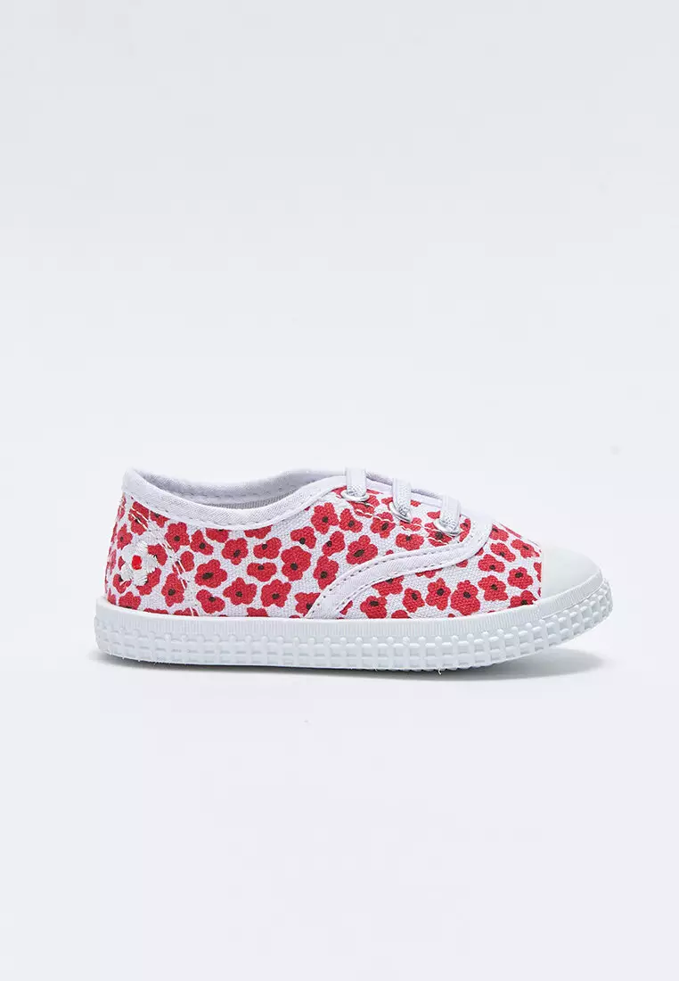 Patterned best sale tennis shoes