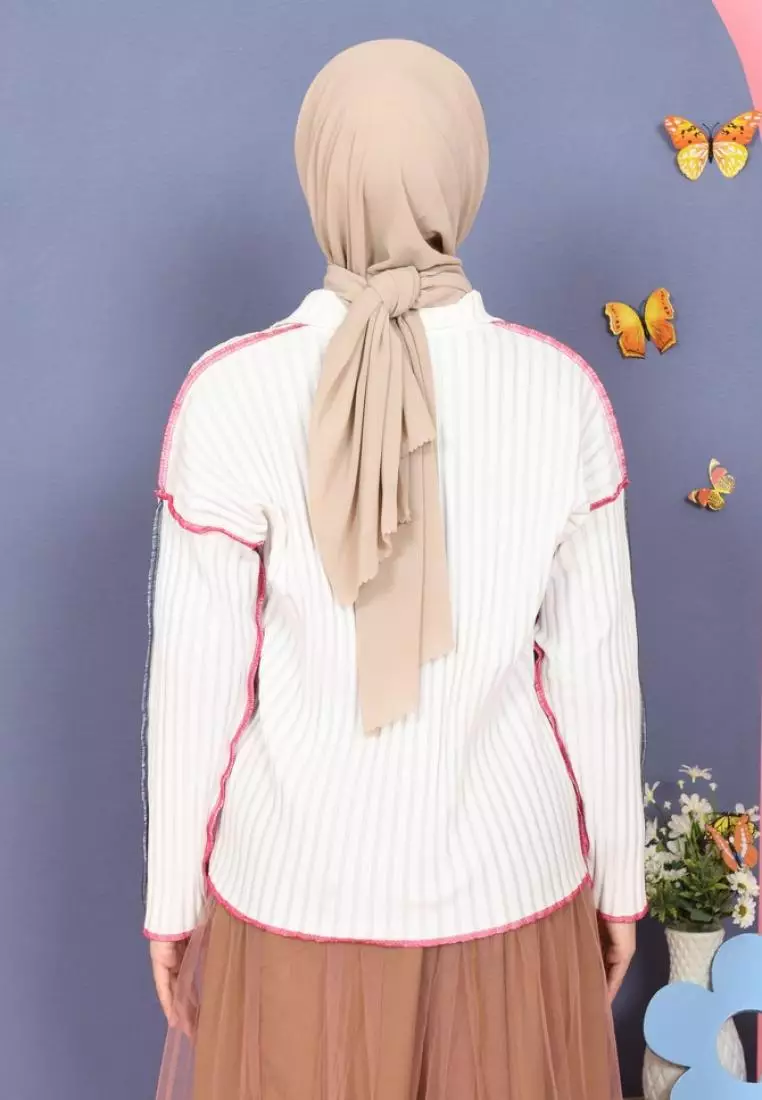 Yuna Playfull Knit Tops - Broken White M18127 R16S6