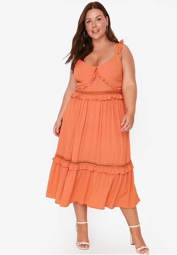 Trendyol orange Plus Size Ruffled Woven Dress 4B07DAAEE5E49EGS_1