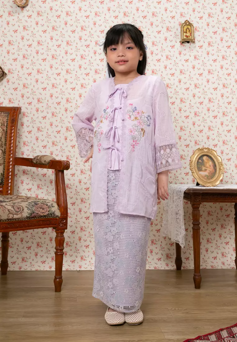 AYANA EMBROIDERED KEBAYA SET