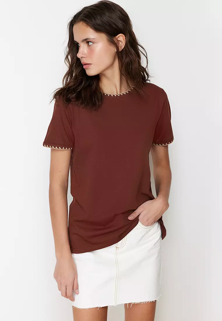 Contrast Stitching Detailed T-Shirt