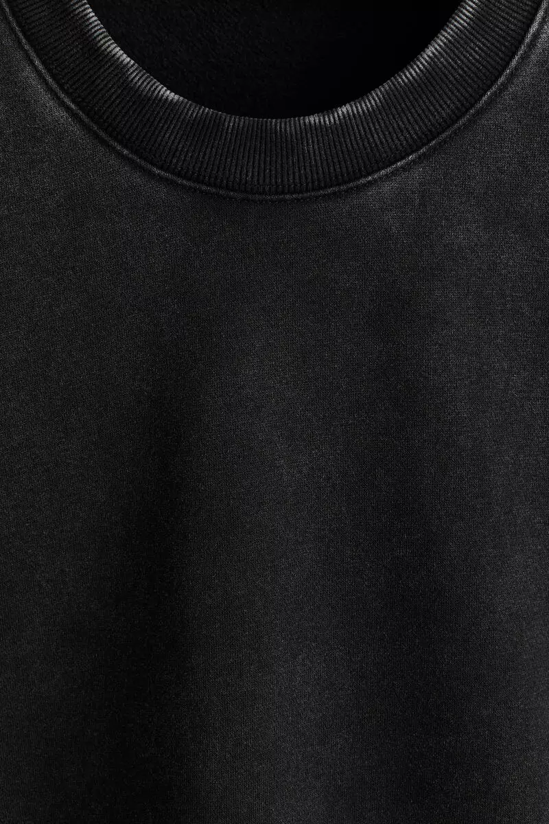 Oversized Fit washed-look sweatshirt