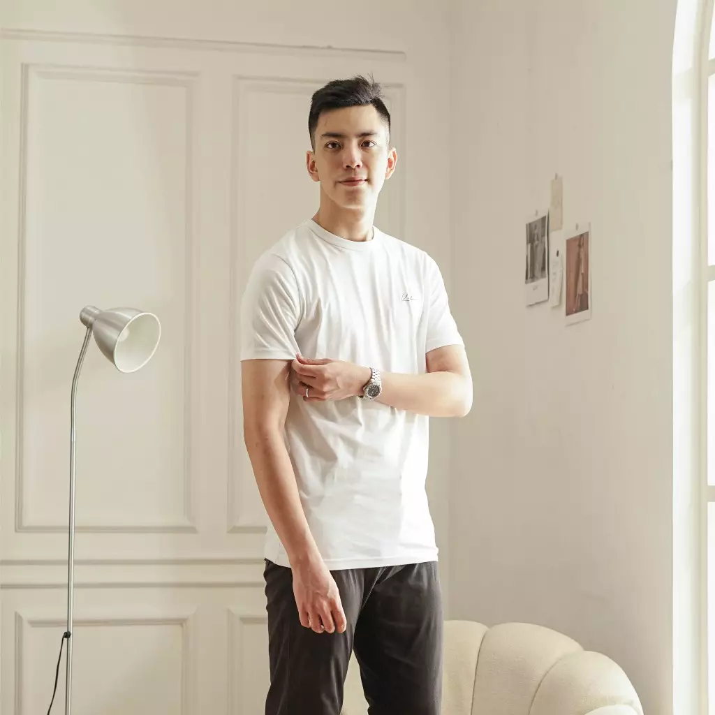 Kale Axelo White / Kaos Lengan Pendek Pria / Kaos Unisex