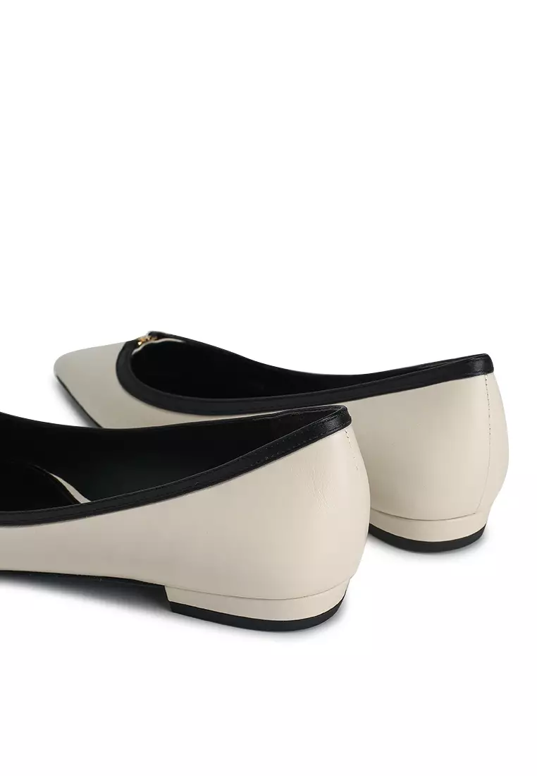 Double T Buckle Pointed-Toe Flats (nt)