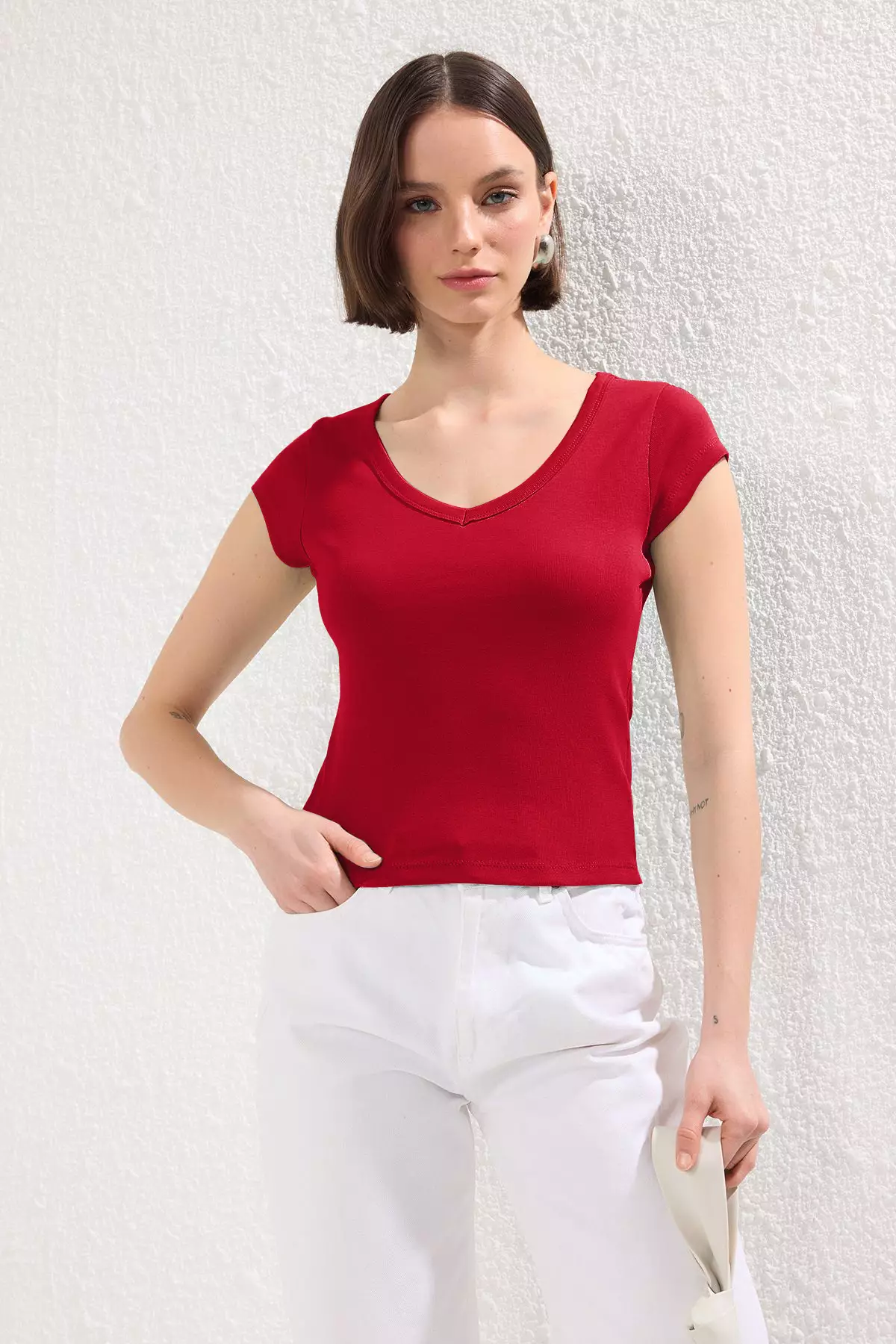 Red V-Neck Fitted/Body-Sitting Knitted Blouse Twoss25Bz00208