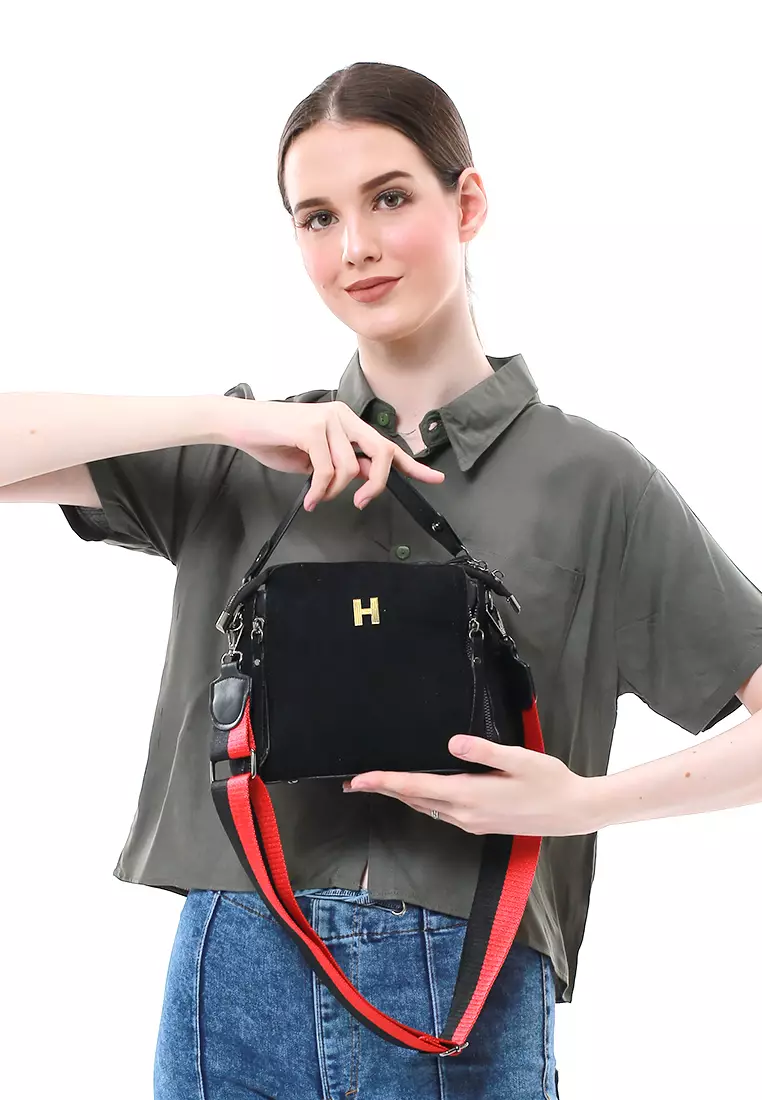 Eilaria Tas Selempang Wanita Zipper Design Sling Bag Mini Material Beludru ORIGINAL - Black