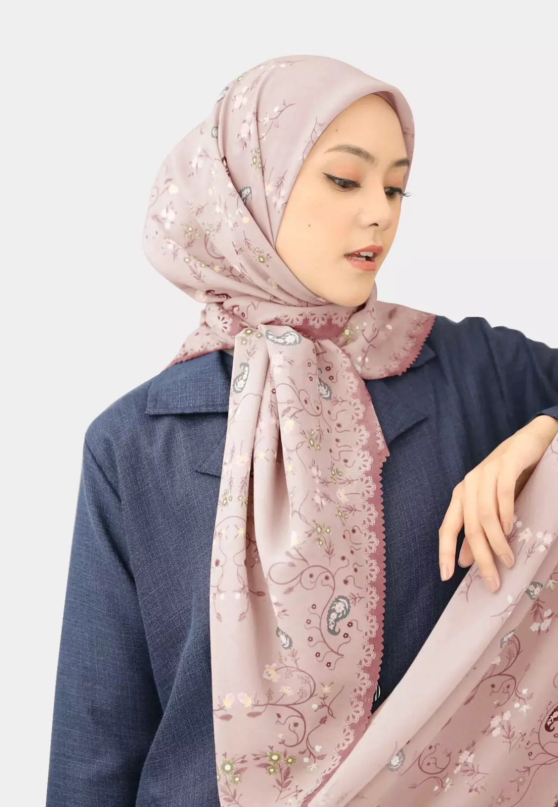 Cotton Bee - Athisah Printed Scarf - Hijab Segiempat Motif 130x130cm