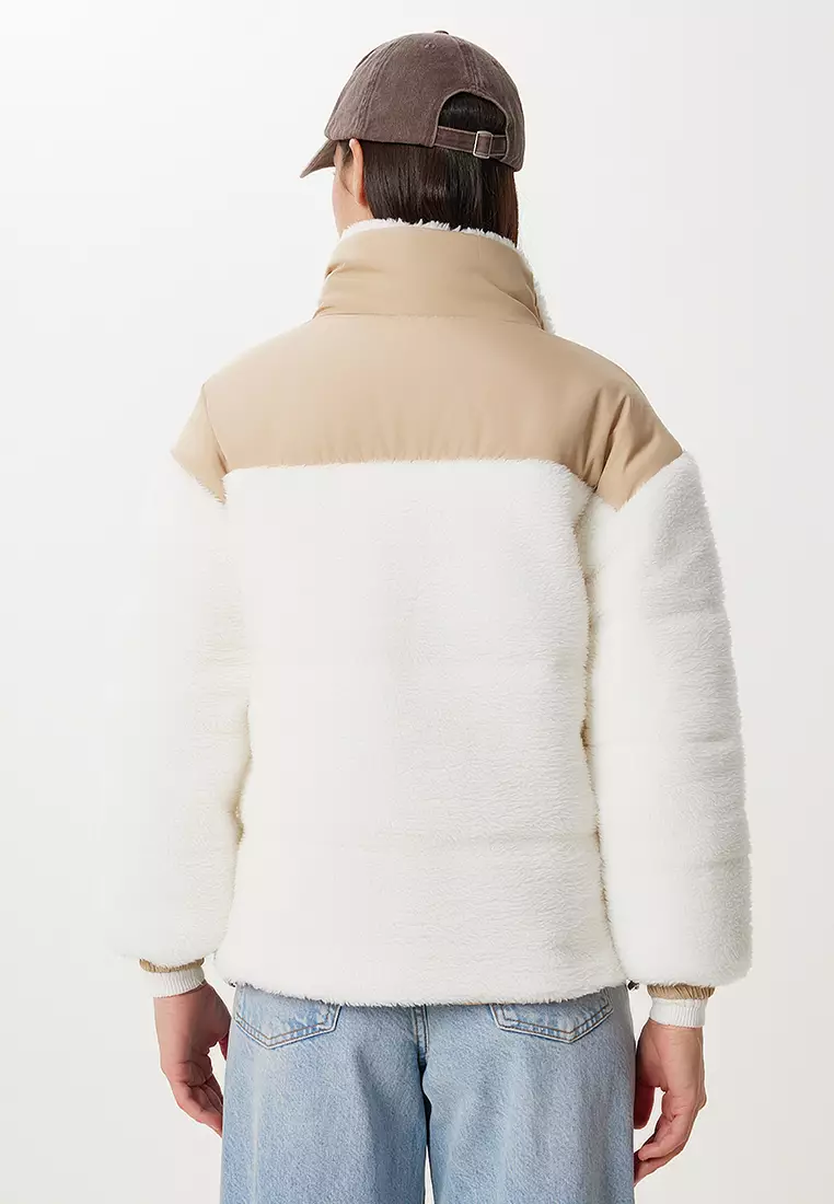 Women's Ecru Beige Contrast Color Plush Coat Dd01377