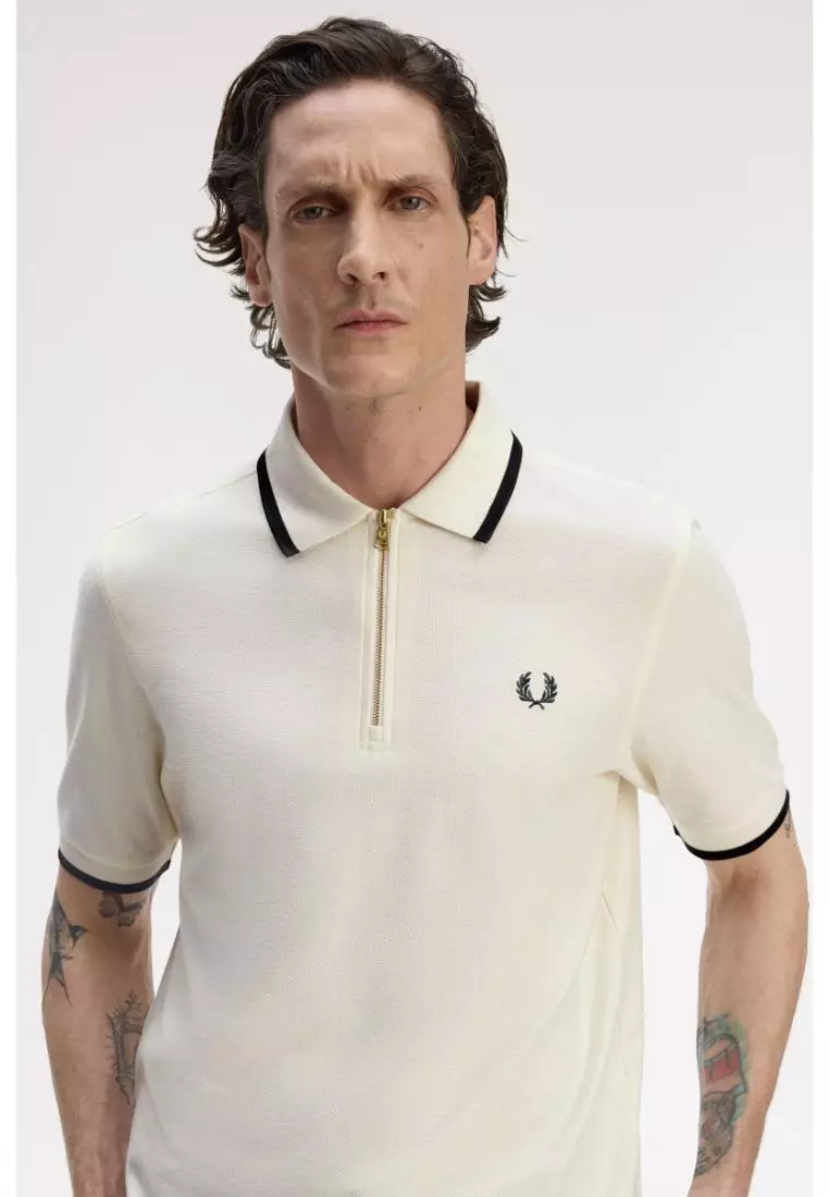 Fred Perry M1672 Crepe Pique Polo Shirt (Ecru)