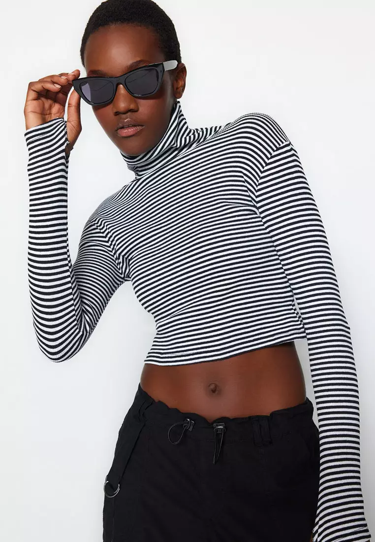 Trendyol Turtleneck Finger Detailed Top 2024