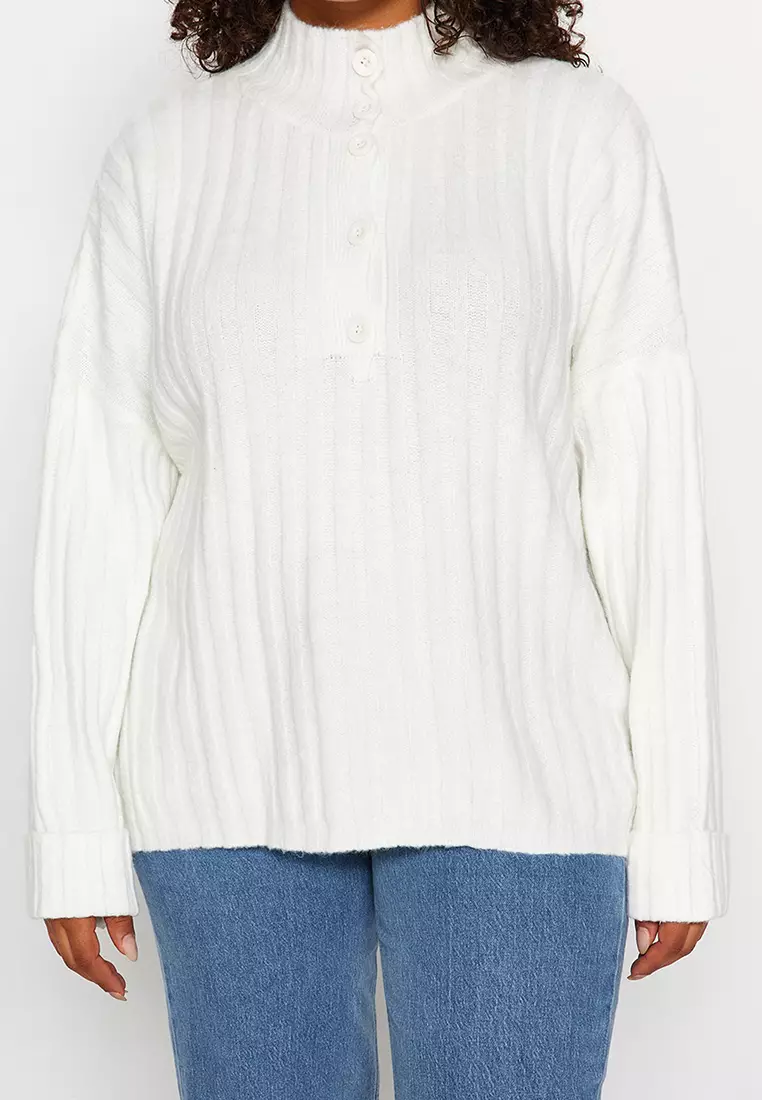 Plus Size Buttoned Knitwear Sweater