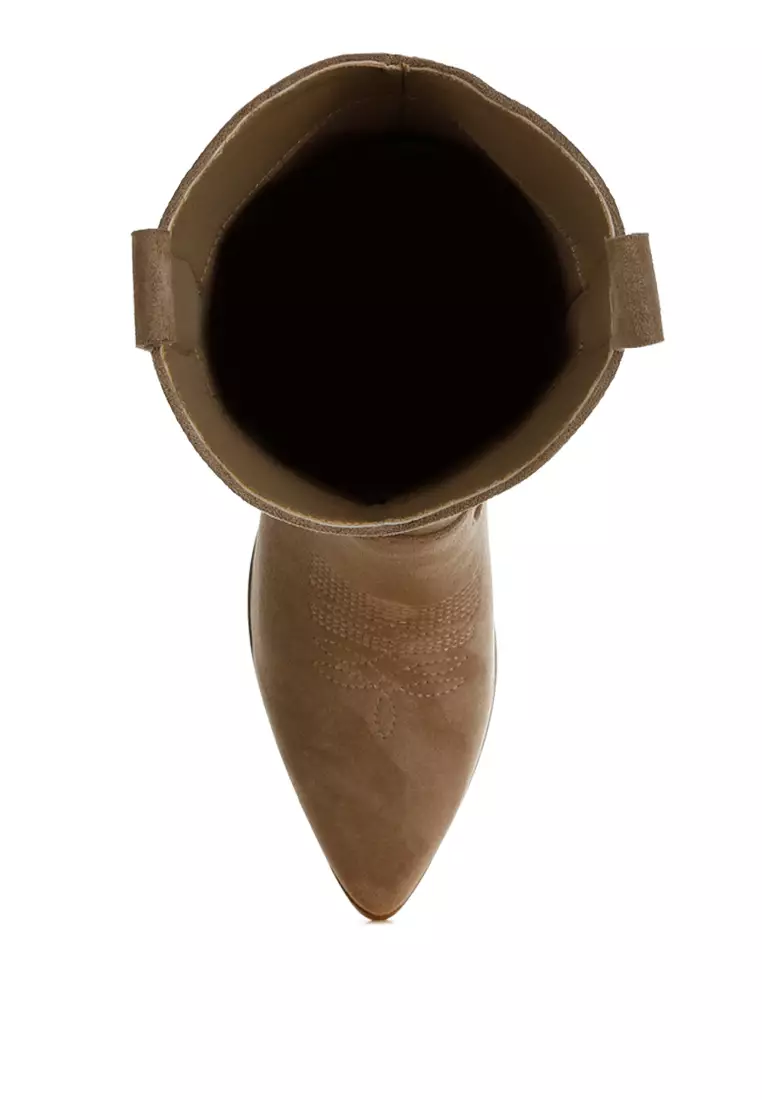 Sepatu bot koboi dengan detail bordir warna krem