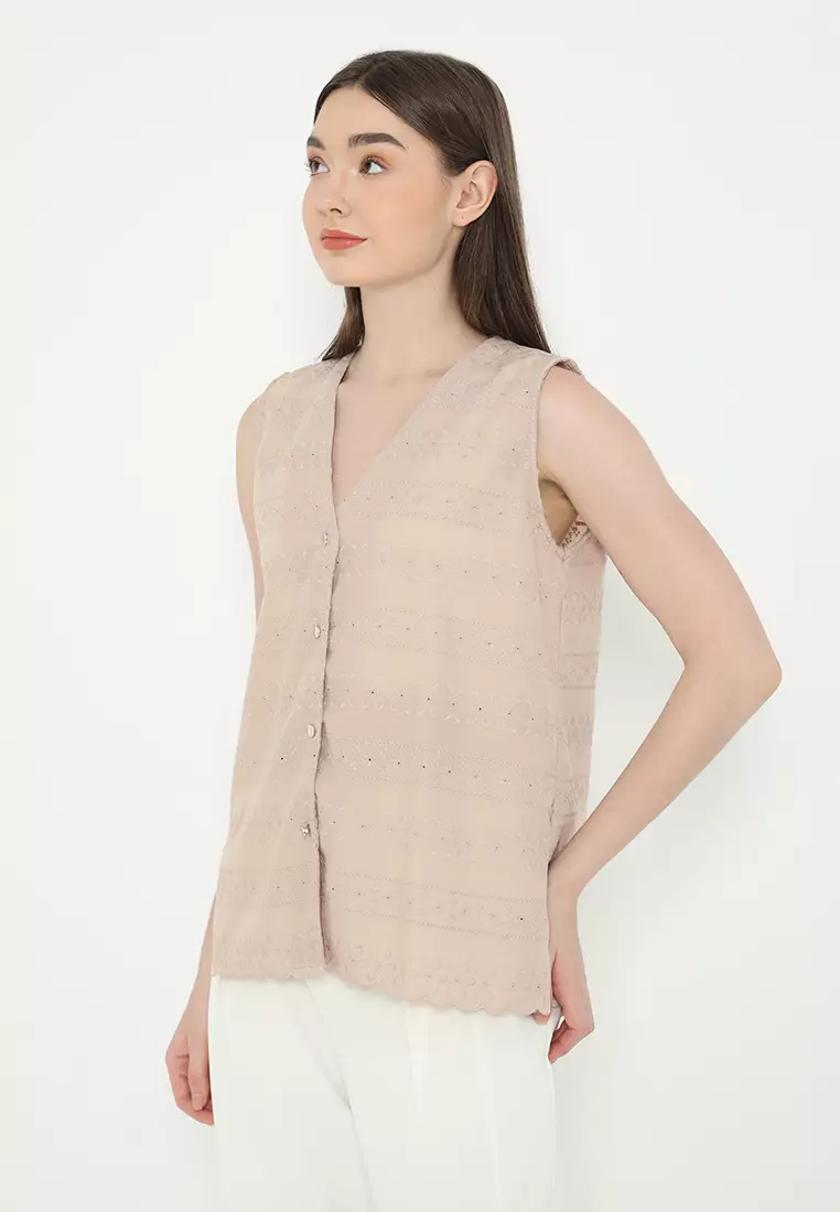 Sleveless Embroidery Cotton Blouse