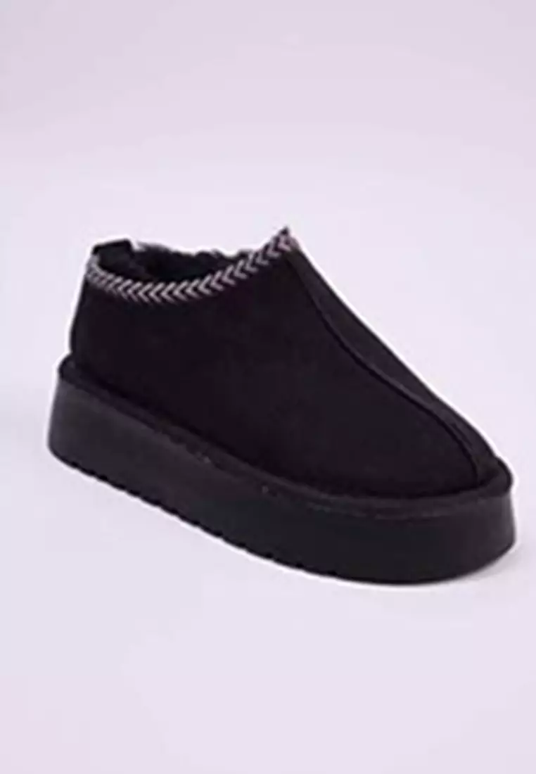 Black Embroidery Detailed Thick Sole Women's Ankle Boots With Fur Inside Takaw26Bo00003