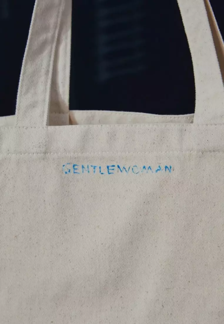 Dab In The Middle Tote Bag