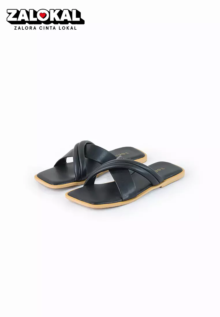 Yalangoch qizlar zavqlanishadi