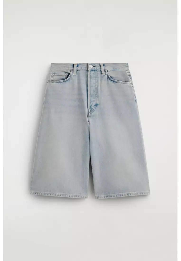 KNEE-LENGTH DENIM SHORTS