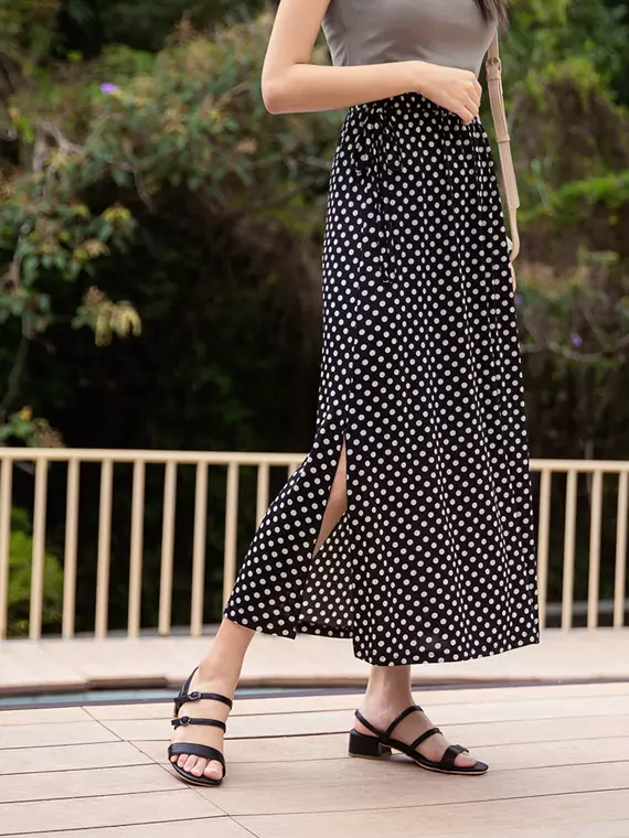 Maxi skirt tied at 2024 bottom