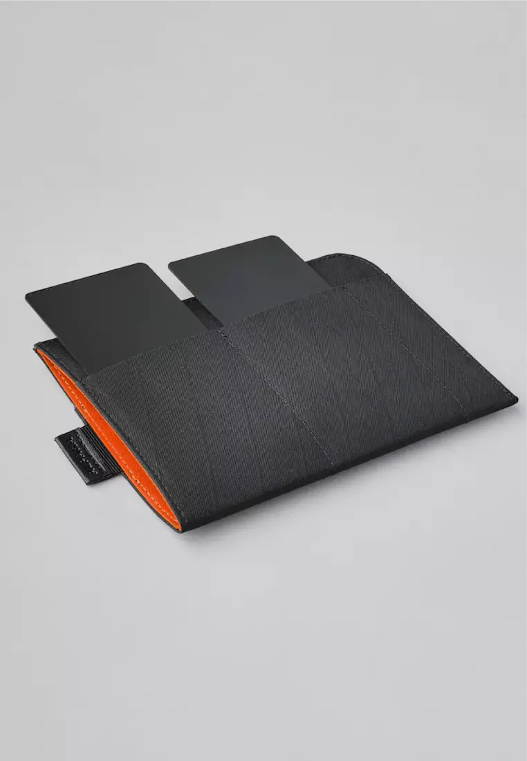 Alpaka ARK Passport Sleeve - Black VX21