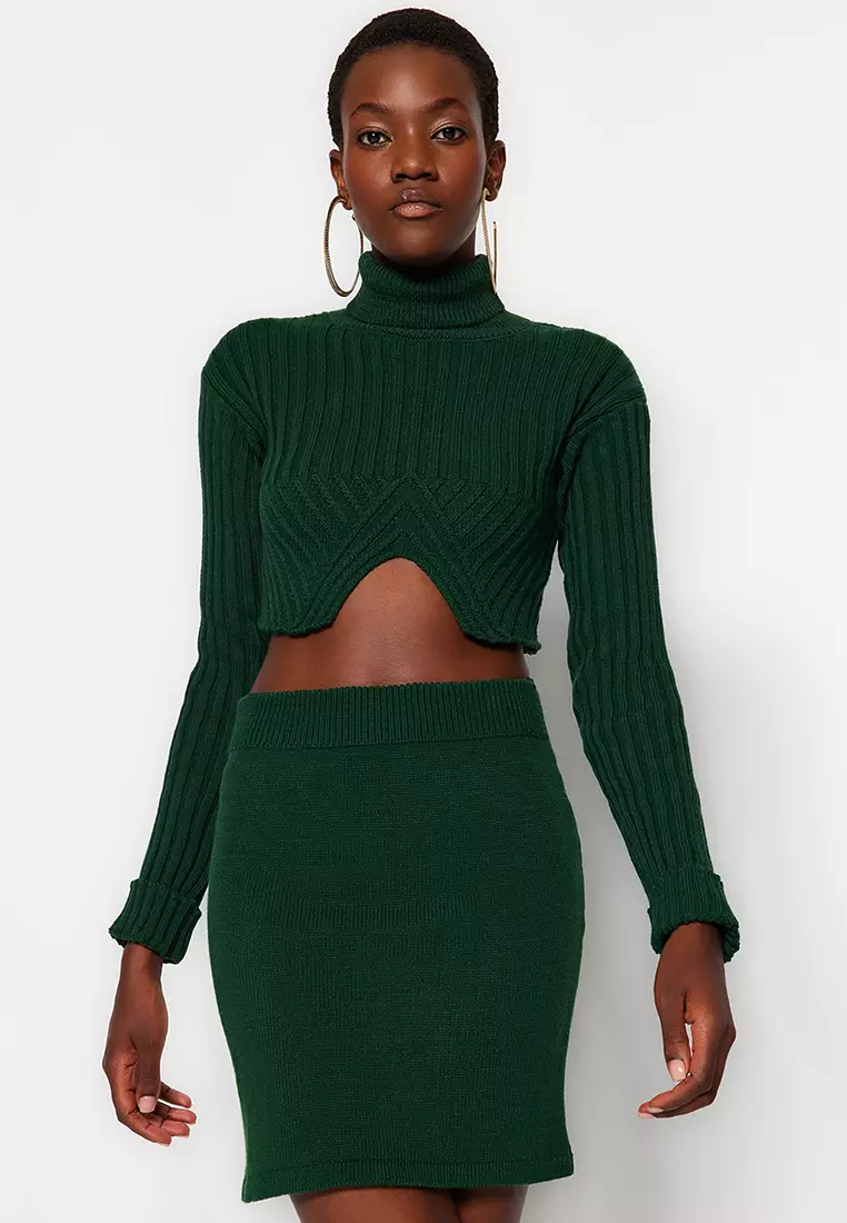 Green cropped sale turtleneck