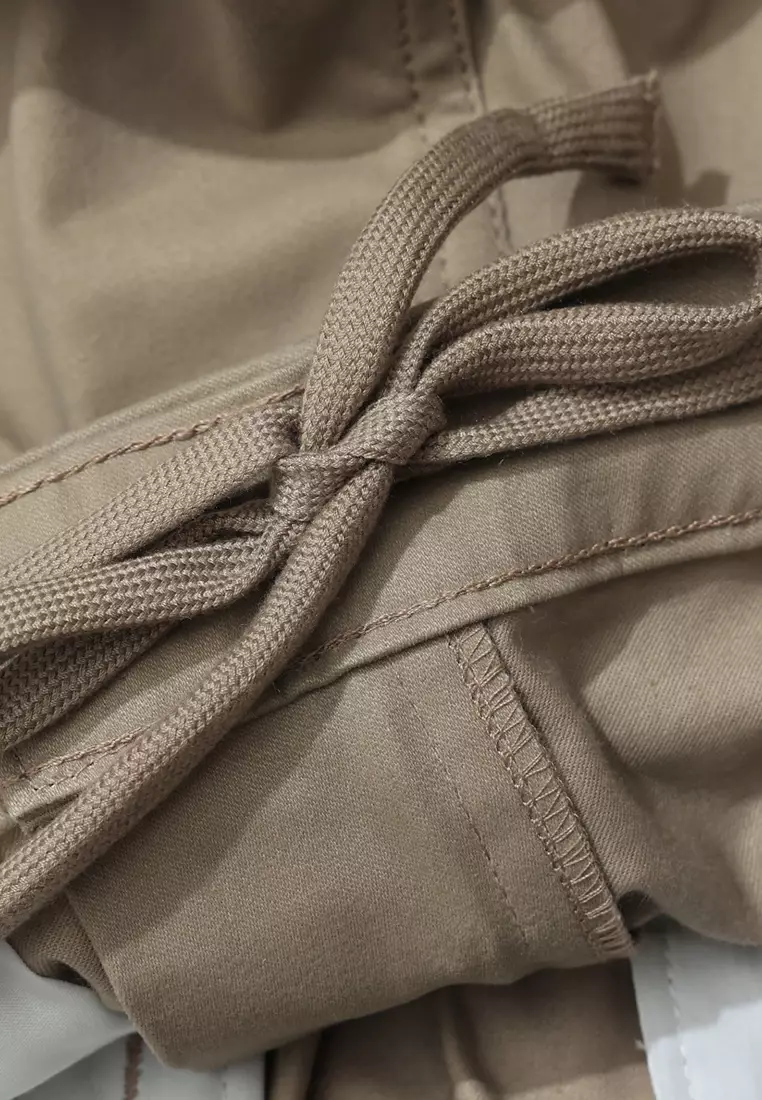 Celana Panjang Chinos Pria Reguler Fit BRISTOL KHAKY Celana Chino Pria Reguler Fit