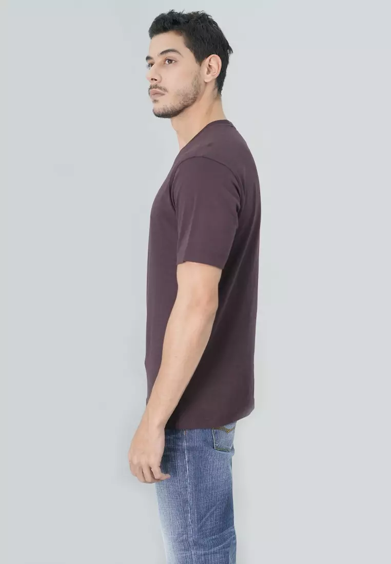 Johnwin Kaos Essential Regular Fit Warna Dark Maroon FTS.622.S484.07.C