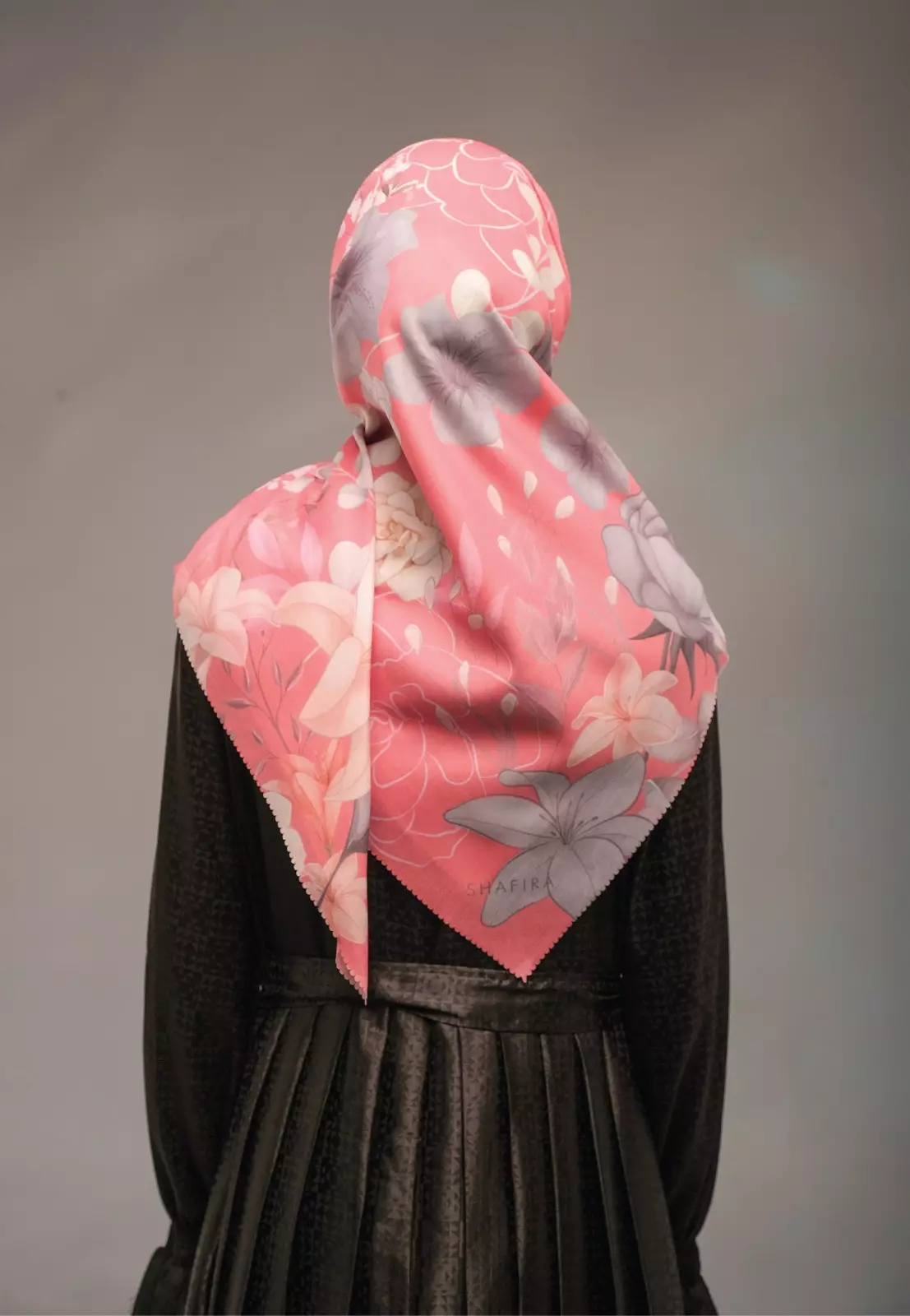 Izara Printed Scarf Pink | Hijab Segi Empat Motif