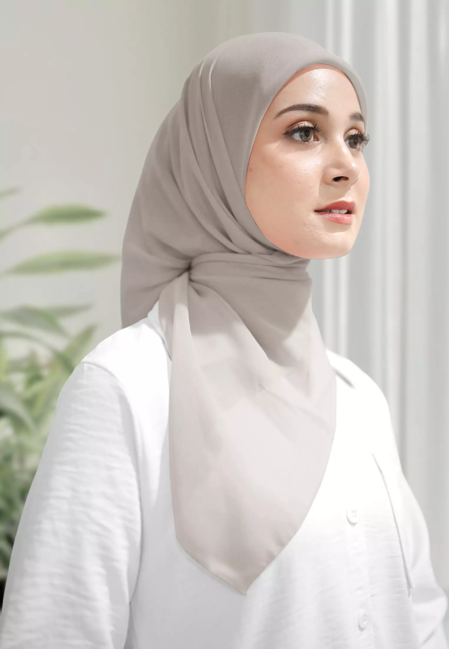 Haura Scarf Paris | Hijab Segiempat | Plain Paris Hijab Polos - Gray Alabaster