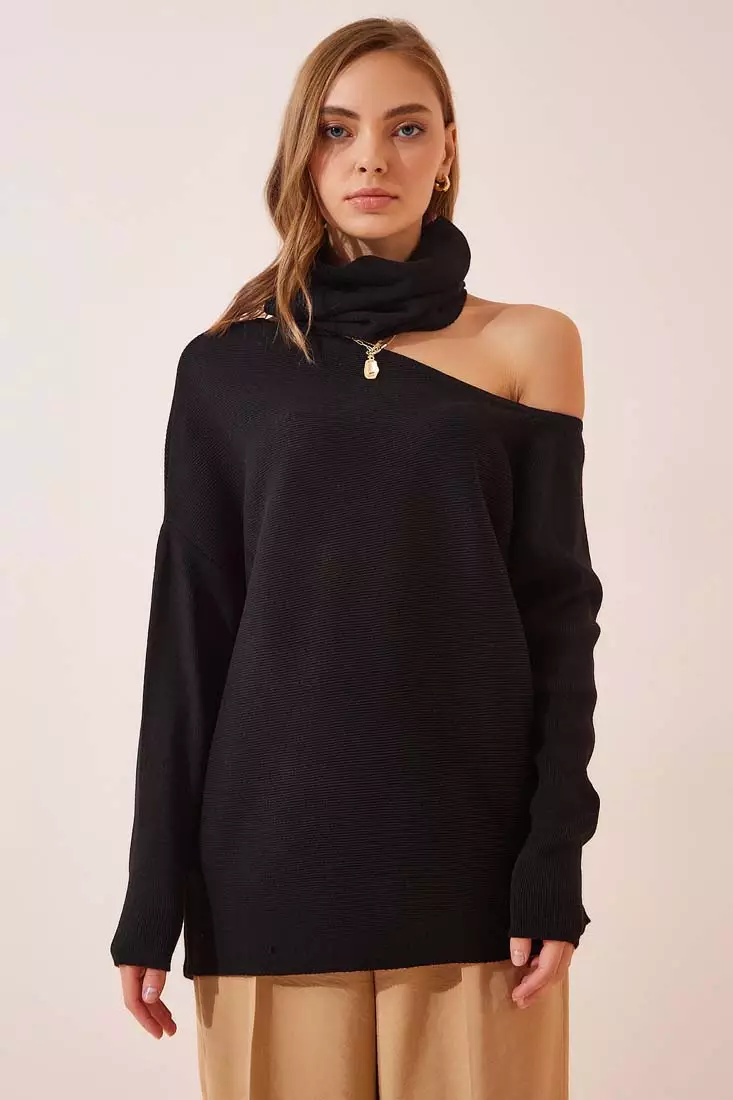 One sleeve outlet turtleneck sweater