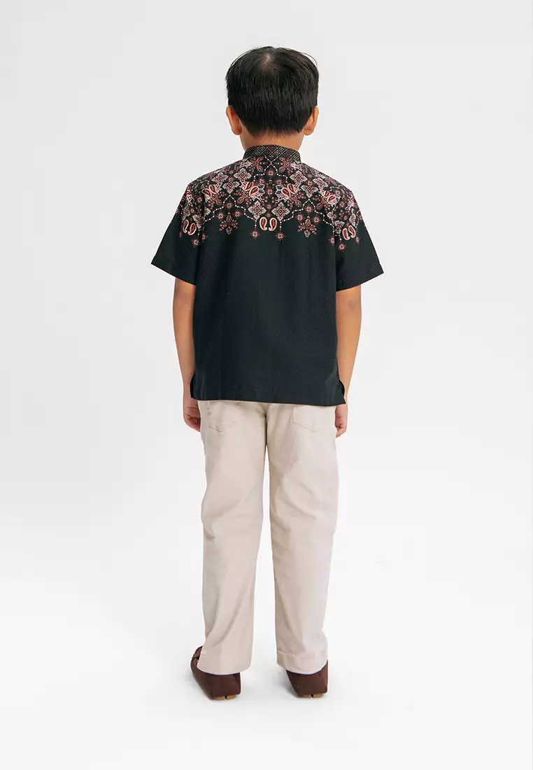 MANZONE - Mahnoor SS Junior - Kemeja Koko Shanghai Anak Lengan Pendek - Black - Rezky Aditya & Citra Kirana for Manzone & Minimal Warna Black