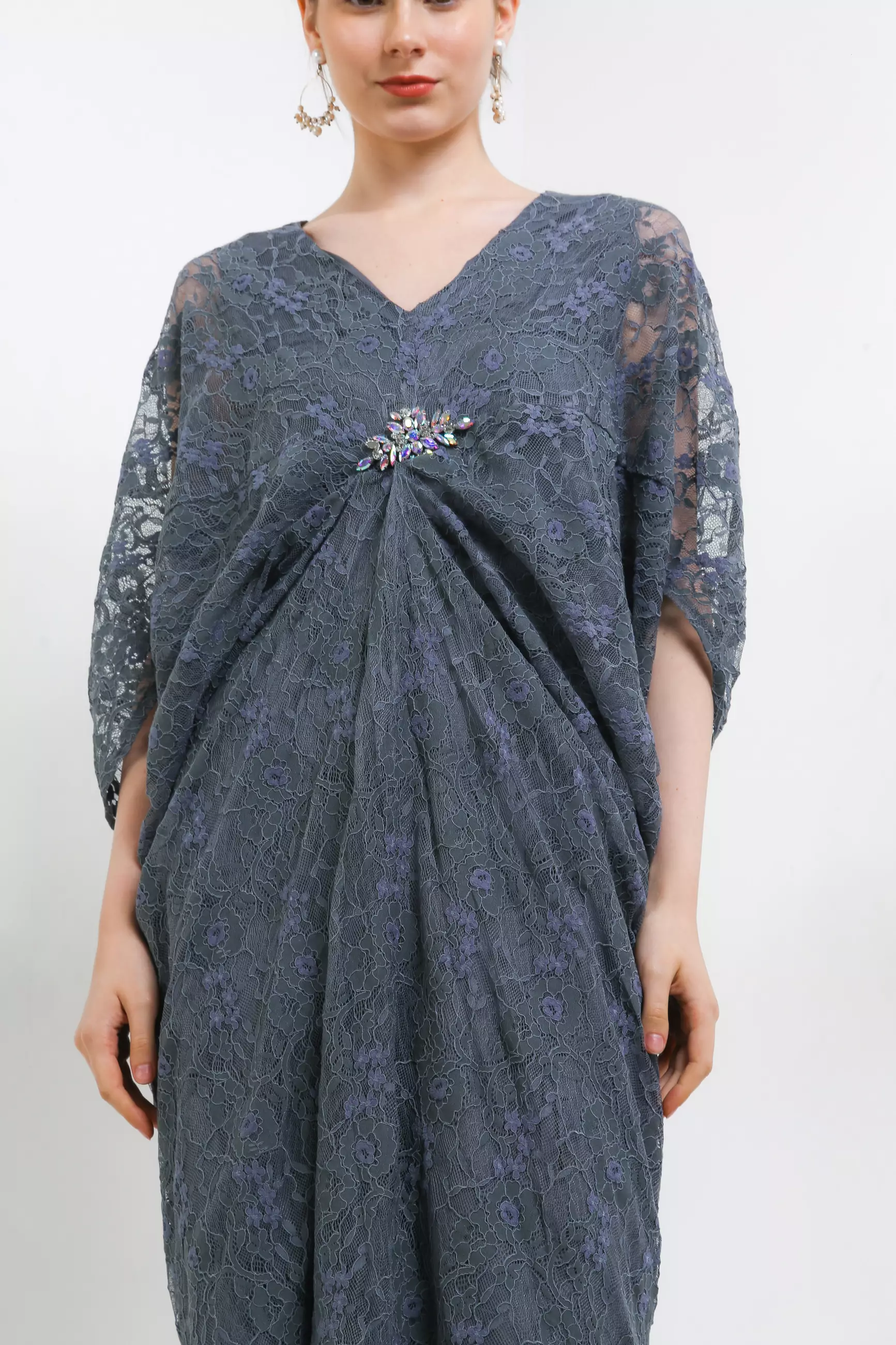 Penguin Sleeve Lace Kaftan
