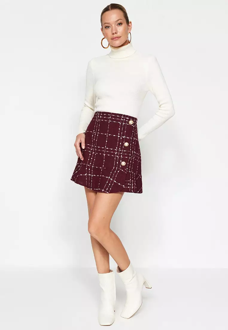 Claret Red With Buttons And Tweed Fabric Hem With Ruffles, Mini Woven Skirt Twoaw22Et0155