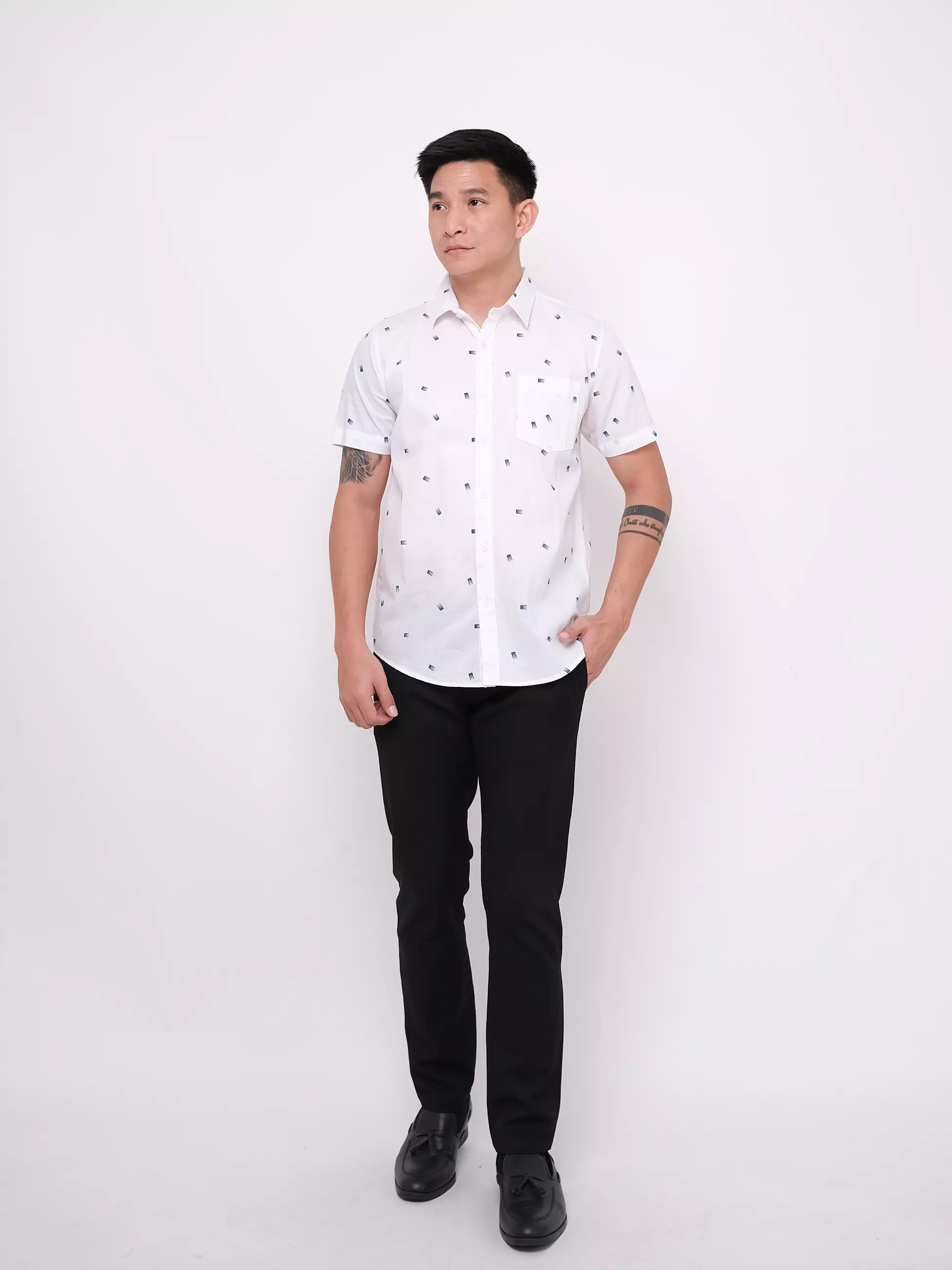 Kemeja Lengan Pendek Putih Motif Kotak Kecil 16883