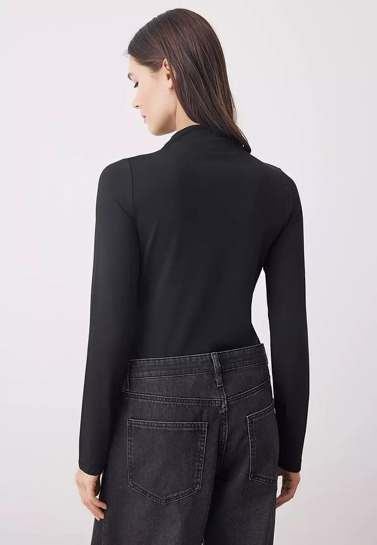 Black Fitted/Fits The Body Long Sleeve Snap-Front Flexible Knit Bodysuit