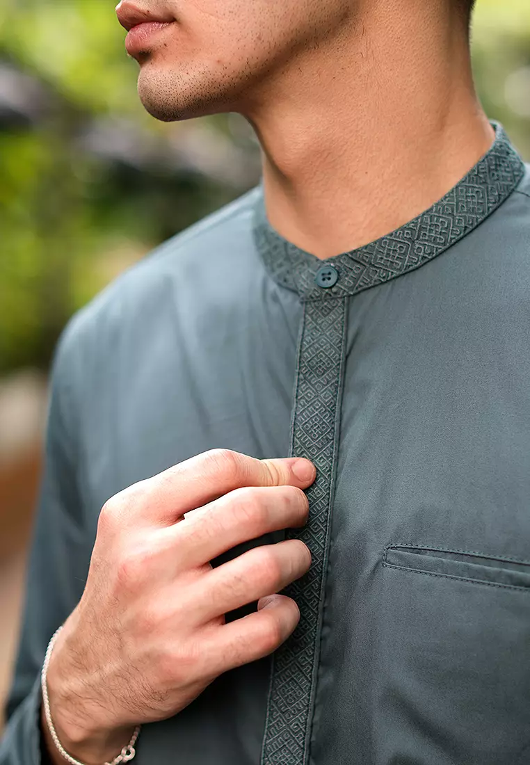 OXCON Kemeja Tangan Panjang koko bordir embrodiery collarless shirt dark Sage
