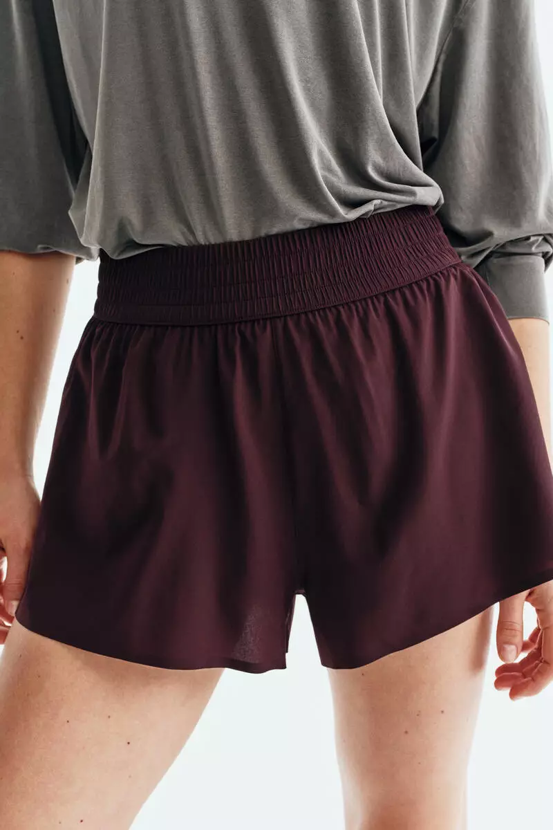 Double-layered sports shorts