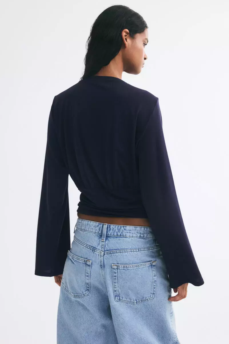 Long-sleeved gathered top