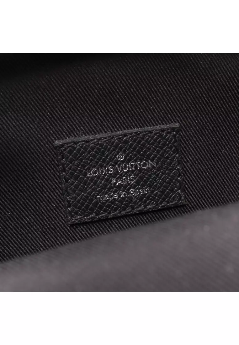 Louis Vuitton Outdoor Slingbag Taigarama Noir Black
