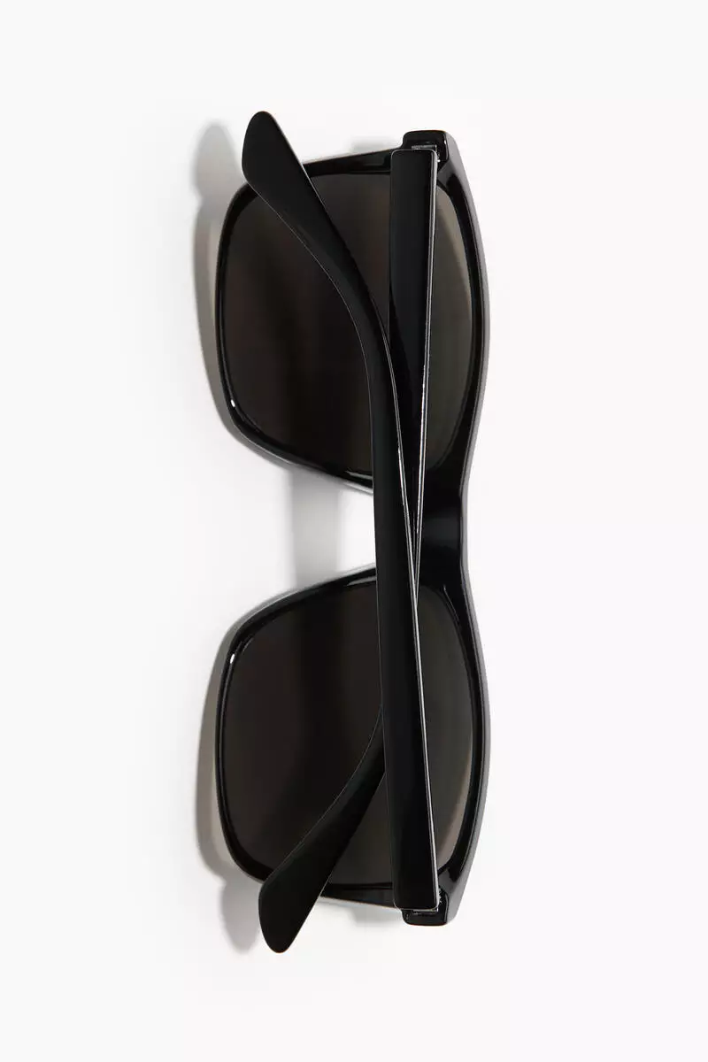 Rectangular sunglasses