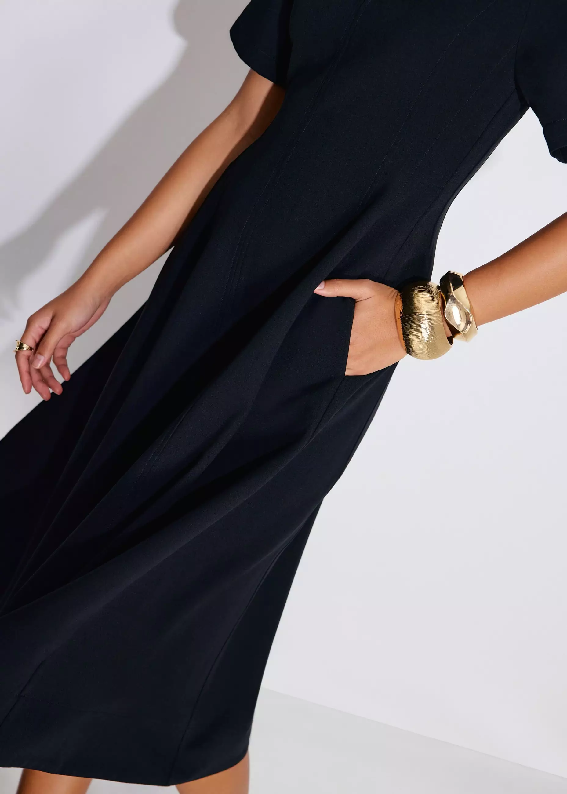 Dress Wanita - Sofi V-neck Short Sleeve Fit & Flare Midaxi Dress