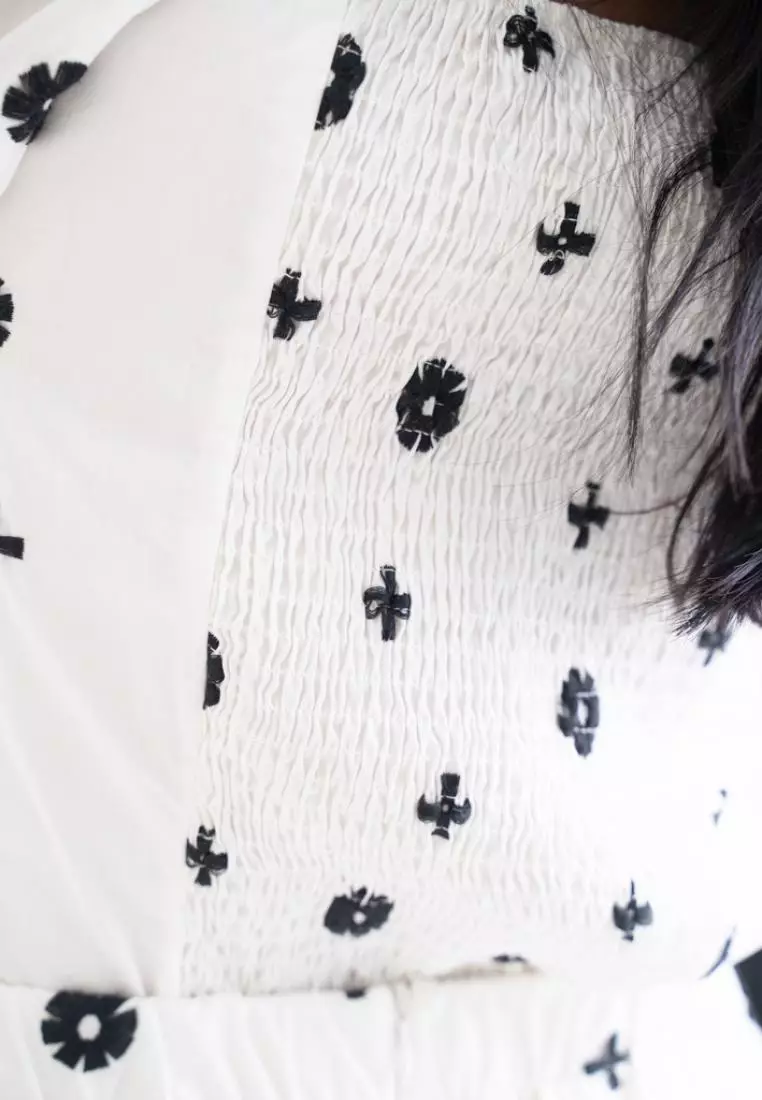 EMBROIDERY COTTON BLOUSE WITH ELASTICITY