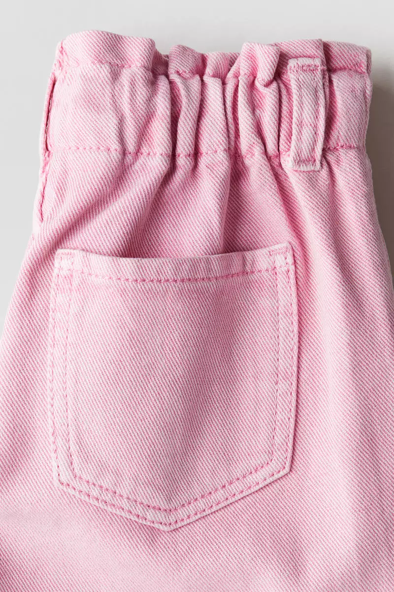 Loose Fit tapered Jeans