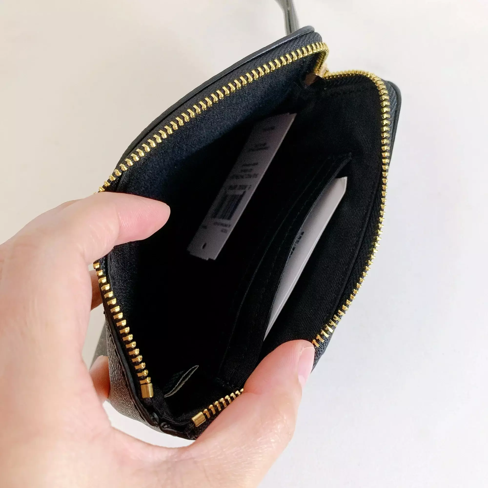 F58035 Corner Wristlet Zip Sig Brown Black