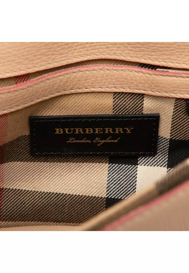 Pre-Loved Burberry Leather Macken Crossbody