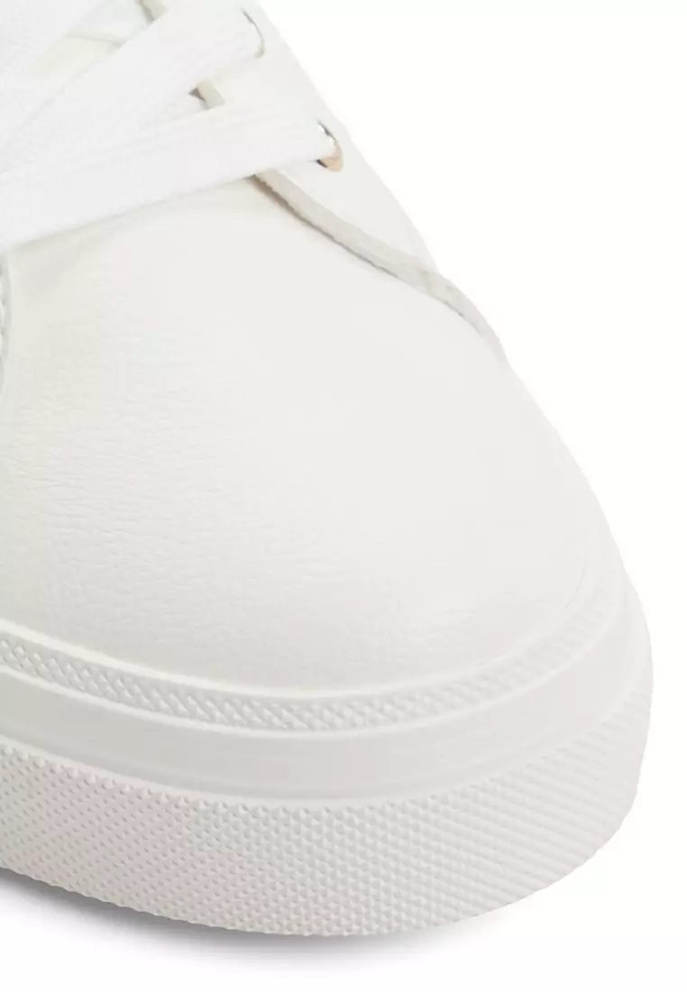 Saddie Sneakers